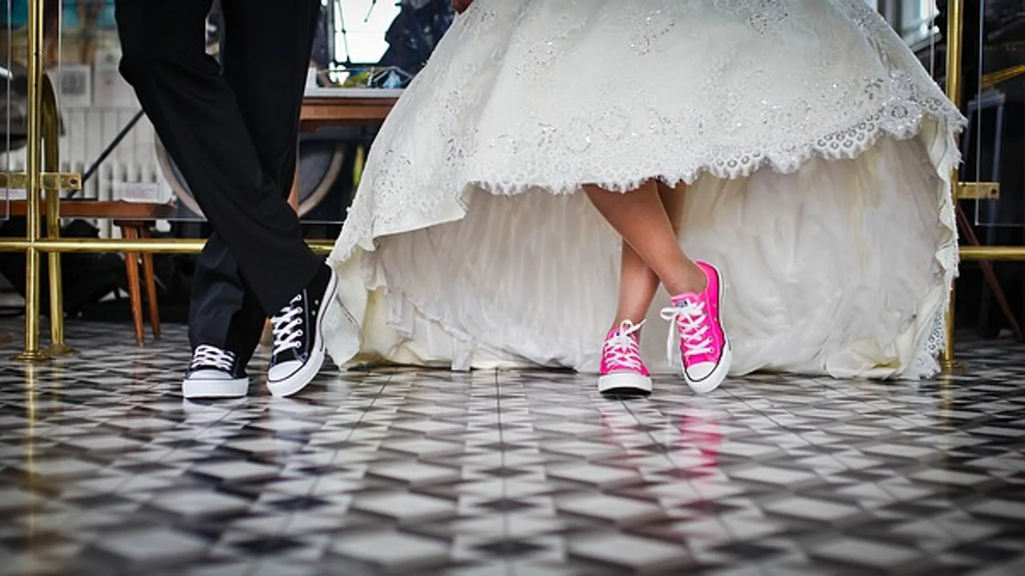 Cover Image for 6 Amazing Tips To Save Money On Your Wedding Day